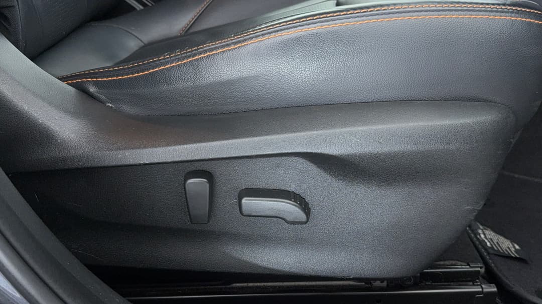 2020 Subaru XV 2.0i-s AWD, Automatic, 82617 km, Drivers Side Adjustment Panel