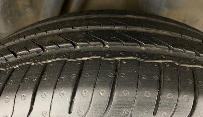 2016 Honda City V MT PETROL, Petrol, Manual, 38,706 km, Left Rear Tyre Tread