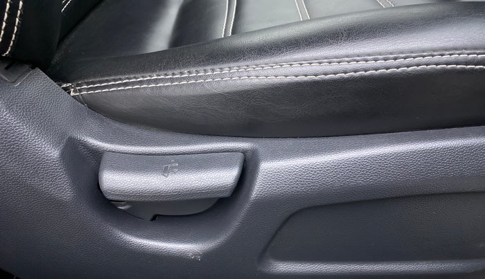 2020 Hyundai Elite i20 1.2 MAGNA PLUS VTVT, Petrol, Manual, 18,712 km, Driver Side Adjustment Panel