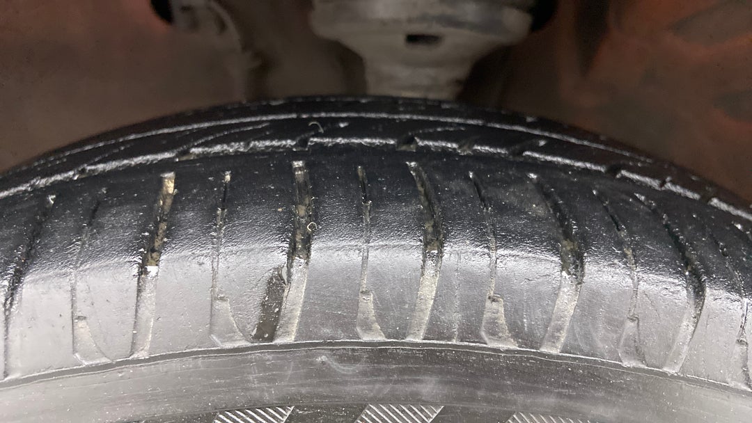 Left Front Tyre Tread