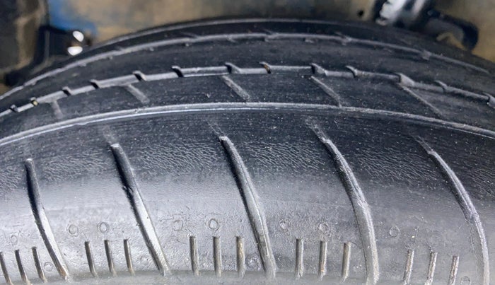 2015 Maruti Celerio VXI AGS, Petrol, Automatic, 57,337 km, Left Front Tyre Tread