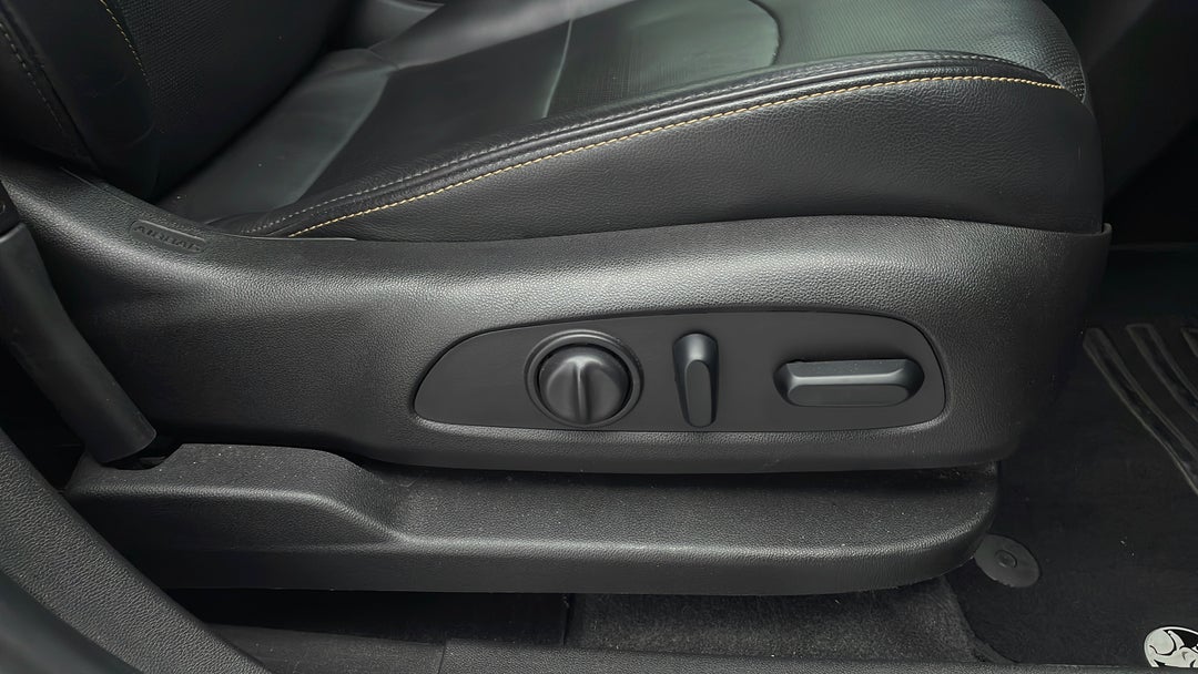 2018 Holden Equinox Ltz-v (awd), Automatic, 87444 km, Drivers Side Adjustment Panel