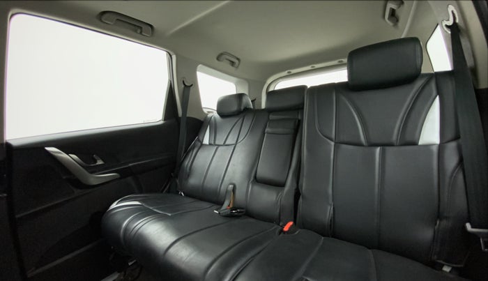 2019 Mahindra XUV500 W9 AT, Diesel, Automatic, 17,578 km, Reclining Back Row Seats
