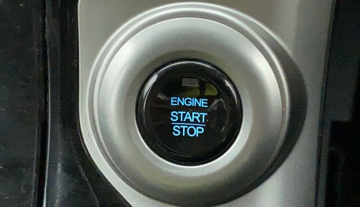2019 Mahindra XUV500 W9 AT, Diesel, Automatic, 17,578 km, Keyless Start/ Stop Button