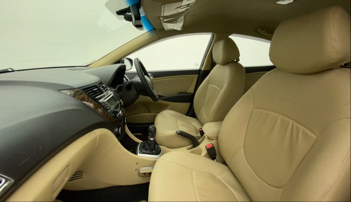 2013 Hyundai Verna FLUIDIC 1.6 VTVT SX, Petrol, Manual, 76,479 km, Right Side Front Door Cabin