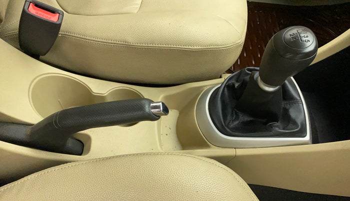 2013 Hyundai Verna FLUIDIC 1.6 VTVT SX, Petrol, Manual, 76,479 km, Gear Lever