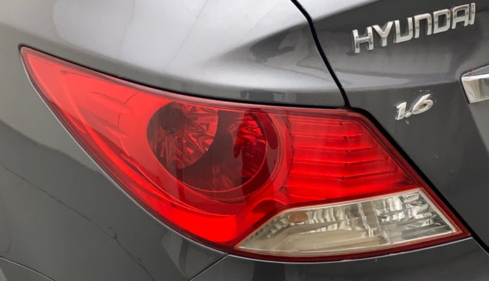 2013 Hyundai Verna FLUIDIC 1.6 VTVT SX, Petrol, Manual, 76,479 km, Left tail light - Minor scratches