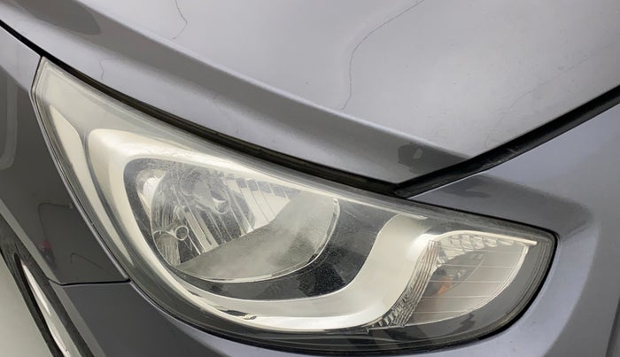 2013 Hyundai Verna FLUIDIC 1.6 VTVT SX, Petrol, Manual, 76,479 km, Right headlight - Minor scratches