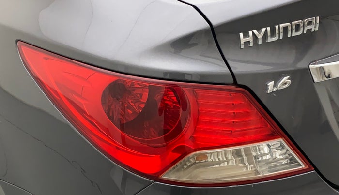 2013 Hyundai Verna FLUIDIC 1.6 VTVT SX, Petrol, Manual, 76,479 km, Left tail light - Reverse gear light not functional