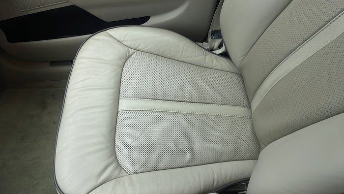 LINCOLN MKX-Seat RHS Front Depressed/Pressure Mark