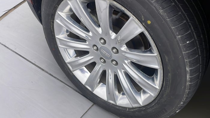 LINCOLN MKX-Alloy Wheel LHS Front Scratch