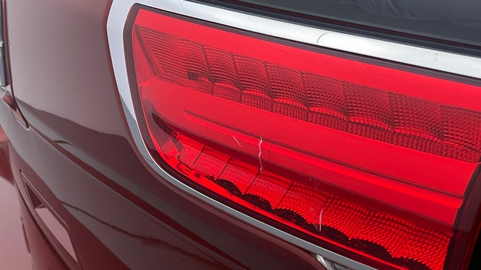 LINCOLN MKX-Tail Light RHS Scratched