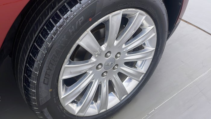 LINCOLN MKX-Alloy Wheel RHS Front Scratch