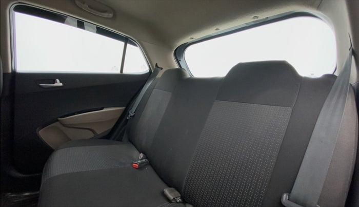2014 Hyundai Grand i10 SPORTZ 1.2 KAPPA VTVT, Petrol, Manual, 1,21,139 km, Right Side Rear Door Cabin