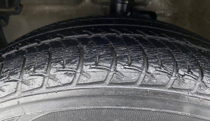 2014 Maruti Celerio ZXI, Petrol, Manual, 41,482 km, Left Front Tyre Tread