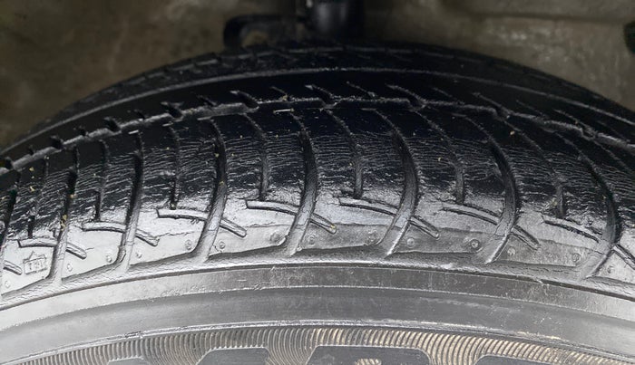 2014 Maruti Celerio ZXI, Petrol, Manual, 41,482 km, Right Front Tyre Tread