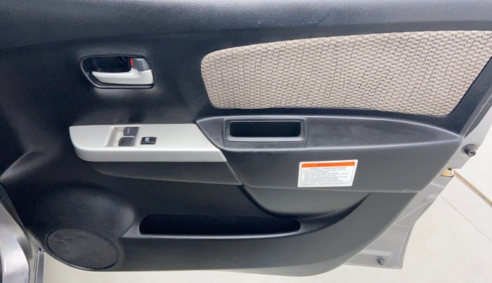 2015 Maruti Wagon R 1.0 LXI CNG, CNG, Manual, 62,138 km, Driver Side Door Panels Controls
