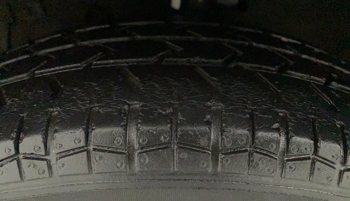 2016 Maruti Swift Dzire VXI, Petrol, Manual, 55,794 km, Left Front Tyre Tread