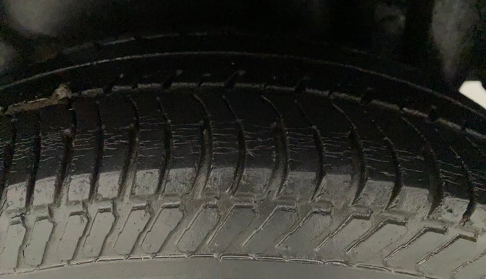 2016 Maruti Swift Dzire VXI, Petrol, Manual, 55,794 km, Left Rear Tyre Tread