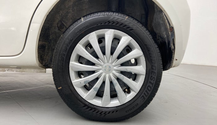 2013 Toyota Etios Liva GD SP, Diesel, Manual, 1,25,942 km, Left Rear Wheel