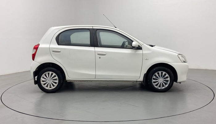 2013 Toyota Etios Liva GD SP, Diesel, Manual, 1,25,942 km, Right Side View