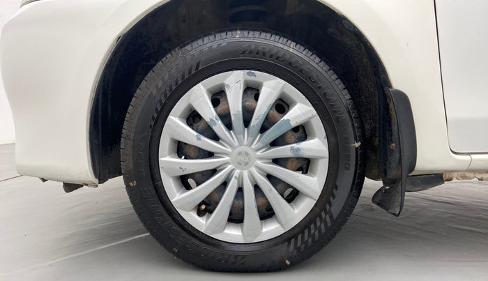 2013 Toyota Etios Liva GD SP, Diesel, Manual, 1,25,942 km, Left Front Wheel