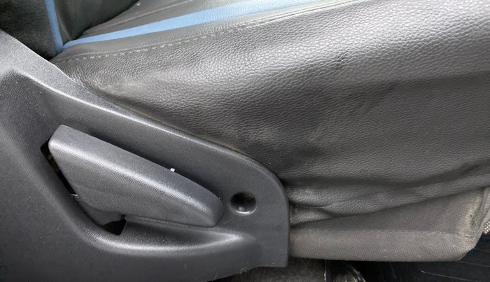 2018 Datsun Go Plus T OPTIONAL, Petrol, Manual, 15,921 km, Driver Side Adjustment Panel