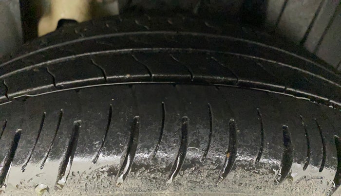 2021 Mahindra XUV300 W8 (O) 1.5 DIESEL, Diesel, Manual, 68,950 km, Left Rear Tyre Tread