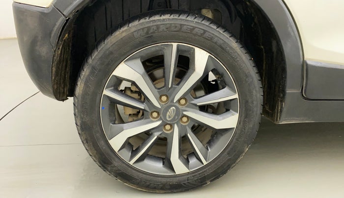 2021 Mahindra XUV300 W8 (O) 1.5 DIESEL, Diesel, Manual, 68,950 km, Right Rear Wheel