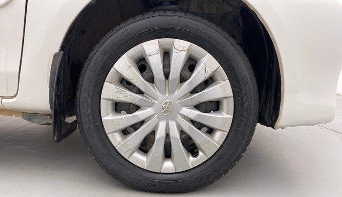 2013 Toyota Etios G, Petrol, Manual, 40,269 km, Right Front Wheel