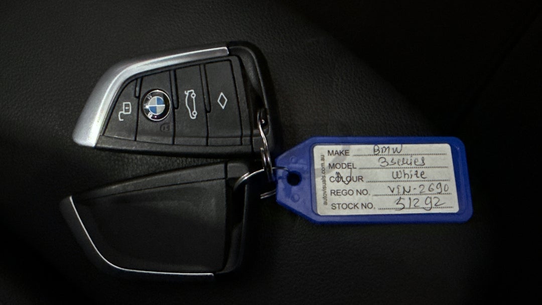 2021 BMW 3 30e M Sport Phev, Automatic, 48061 km, Key Close-up