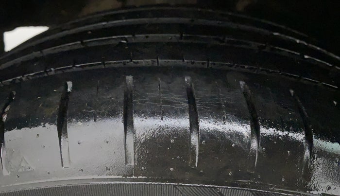 2016 Maruti Baleno ALPHA 1.2 K12, Petrol, Manual, 41,797 km, Left Front Tyre Tread