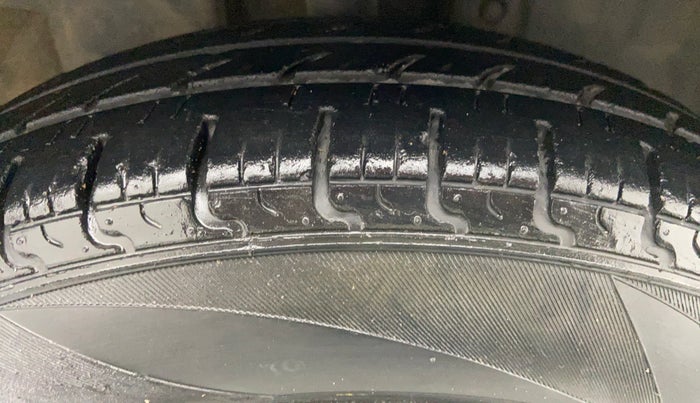 2017 Datsun Redi Go T (O), Petrol, Manual, 56,622 km, Right Front Tyre Tread