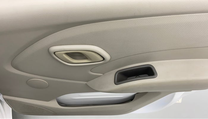 2017 Datsun Redi Go T (O), Petrol, Manual, 56,622 km, Driver Side Door Panels Control