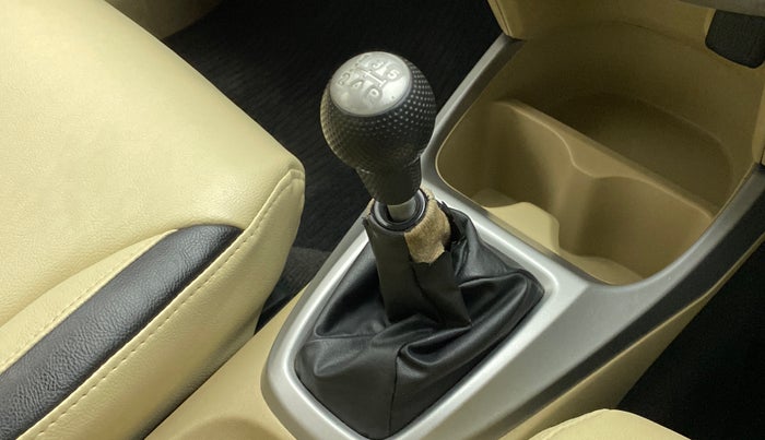 2011 Honda City V MT PETROL, Petrol, Manual, 66,316 km, Gear lever - Boot cover slightly torn