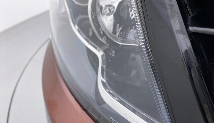 2018 Mahindra XUV500 W9, Diesel, Manual, 84,193 km, Right headlight - Minor scratches