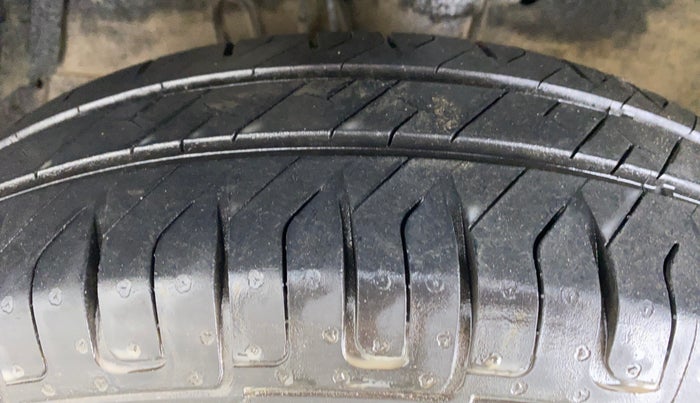 2017 Maruti Swift VXI OPT, Petrol, Manual, 55,161 km, Left Front Tyre Tread