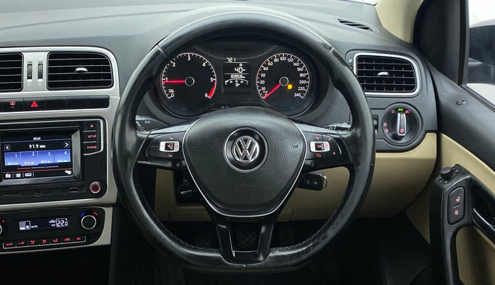 2016 Volkswagen Ameo HIGHLINE 1.5, Diesel, Manual, 84,051 km, Steering Wheel Close Up