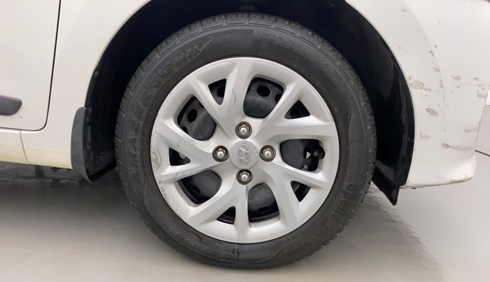 2018 Hyundai Grand i10 MAGNA 1.2 KAPPA VTVT, CNG, Manual, 24,039 km, Right Front Wheel