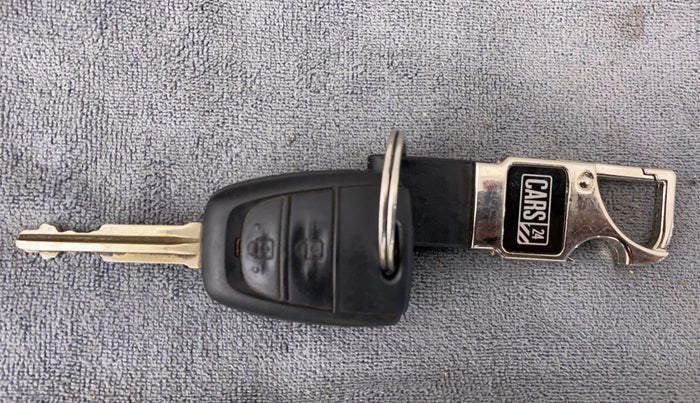2018 Hyundai Grand i10 MAGNA 1.2 KAPPA VTVT, CNG, Manual, 24,039 km, Key Close Up