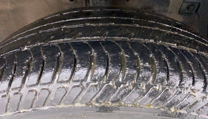 2012 Maruti Swift Dzire VDI, Diesel, Manual, 79,607 km, Right Front Tyre Tread