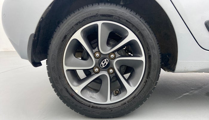 2019 Hyundai Grand i10 ASTA 1.2 VTVT, Petrol, Manual, 32,881 km, Right Rear Wheel
