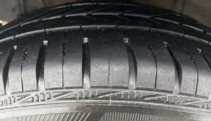 2019 Hyundai Grand i10 ASTA 1.2 VTVT, Petrol, Manual, 32,881 km, Right Rear Tyre Tread