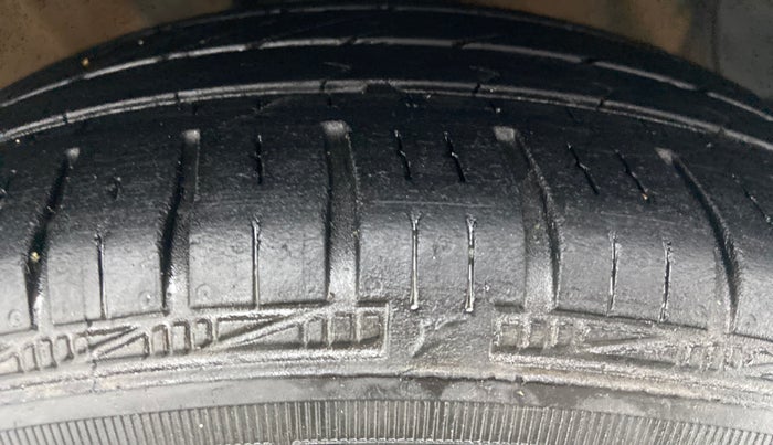 2019 Hyundai Grand i10 ASTA 1.2 VTVT, Petrol, Manual, 32,881 km, Right Front Tyre Tread