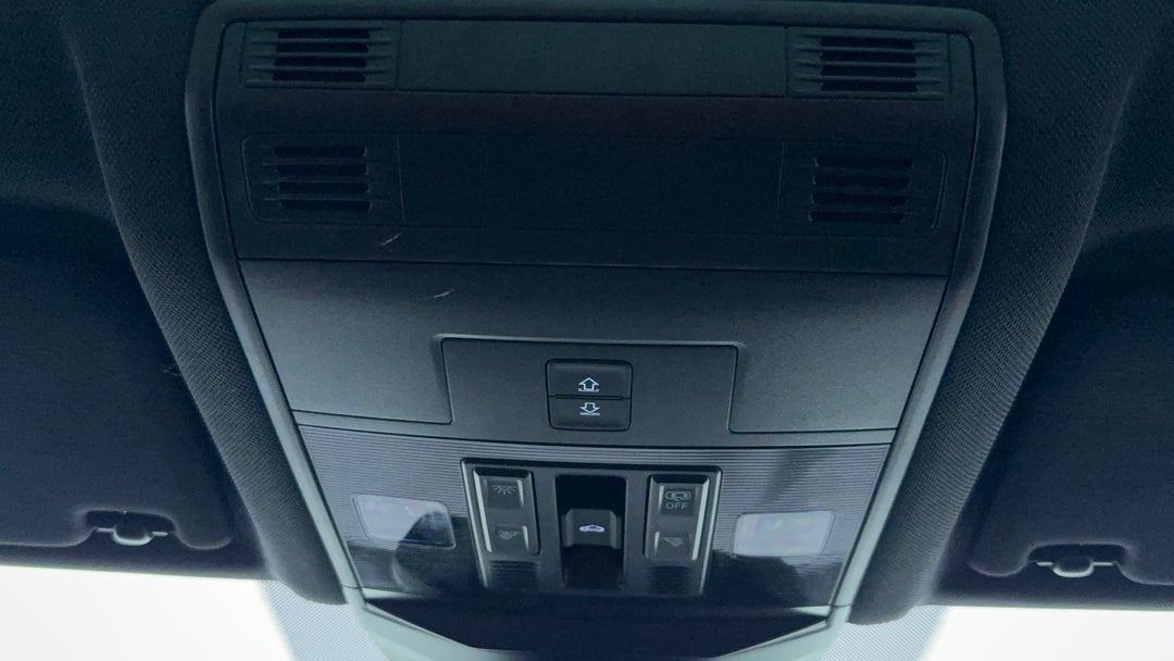 On-Roof Controls/Sunglass holder