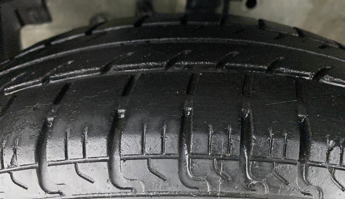 2017 Maruti Swift VXI OPT, Petrol, Manual, 39,322 km, Left Front Tyre Tread