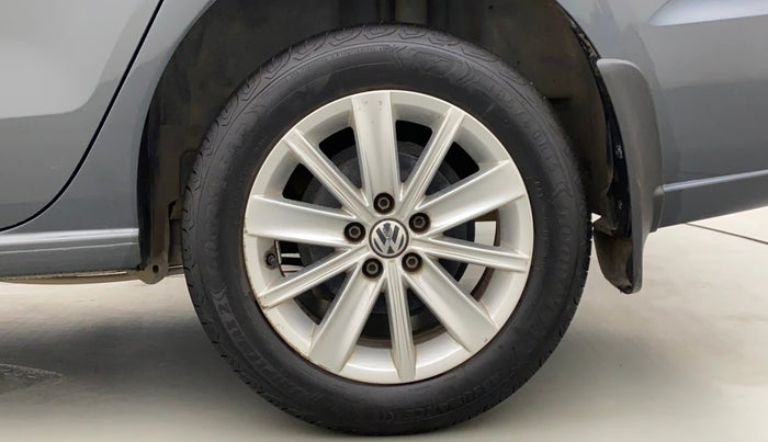 2016 Volkswagen Vento HIGHLINE PETROL AT, Petrol, Automatic, 54,777 km, Left Rear Wheel