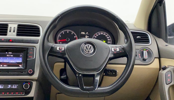 2016 Volkswagen Vento HIGHLINE PETROL AT, Petrol, Automatic, 54,777 km, Steering Wheel Close Up
