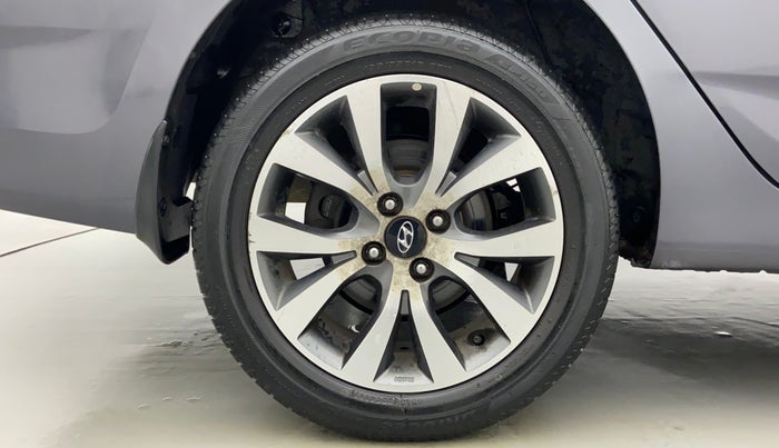 2014 Hyundai Verna FLUIDIC 1.6 SX CRDI, Diesel, Manual, 74,548 km, Right Rear Wheel