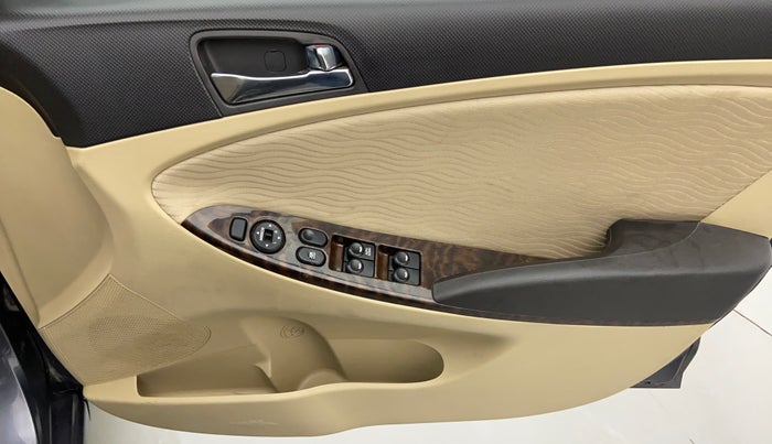 2014 Hyundai Verna FLUIDIC 1.6 SX CRDI, Diesel, Manual, 74,548 km, Driver Side Door Panels Control